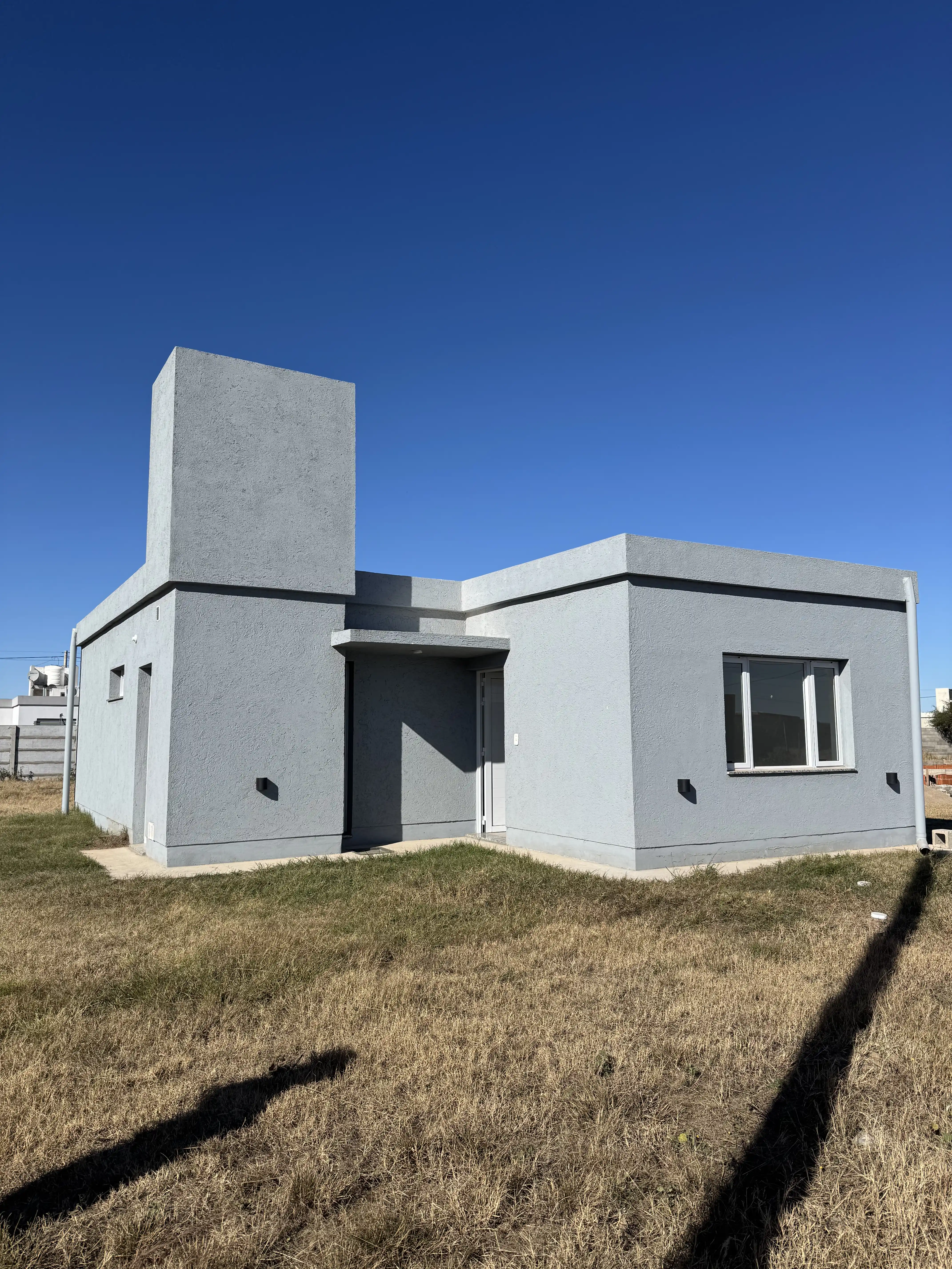 Casa en barrio privado con piscina
