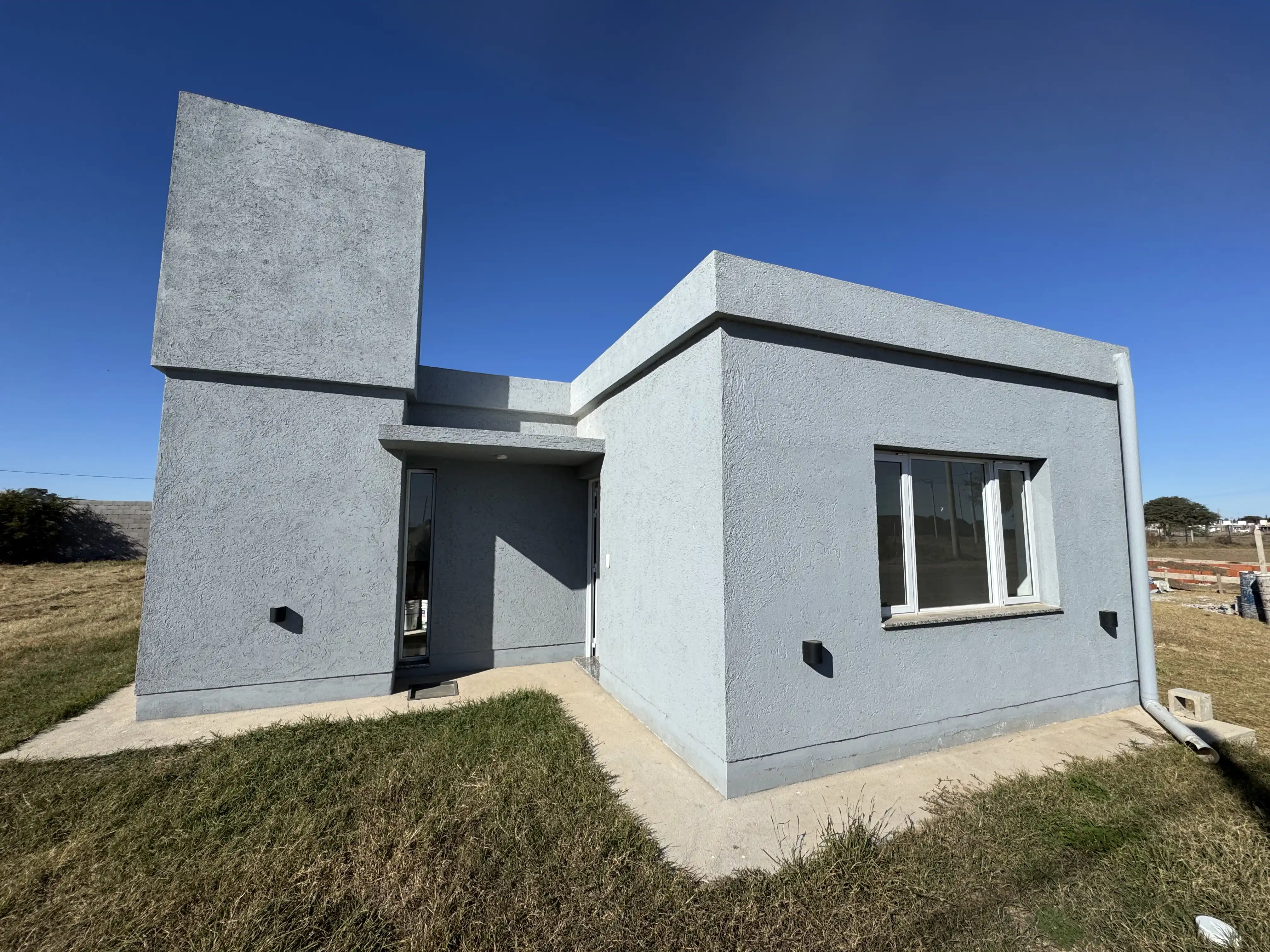 Casa en barrio privado con piscina